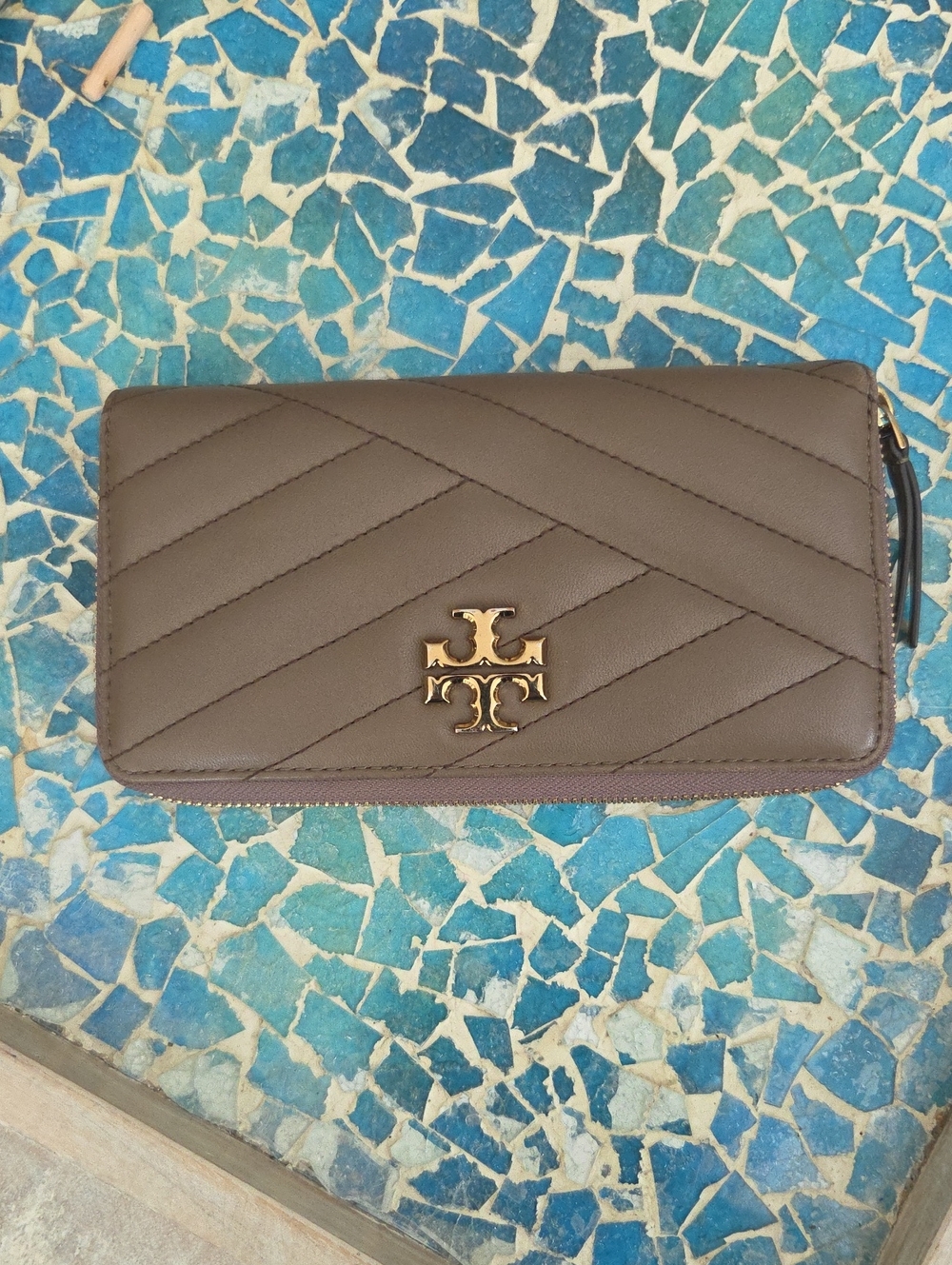 Tory Burch Kira Chevron Quilted Full Zip Continental Wallet with Gold Logo